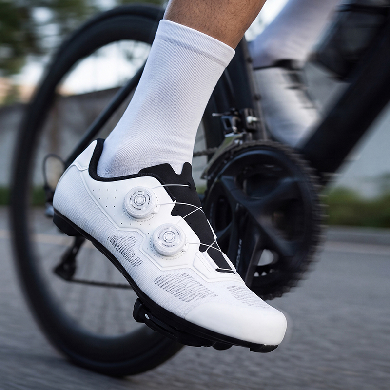 プロ仕様のロードバイク用サイクリングシューズ、ダブル回転ノブ - Cycling Shoe Insoles のレビューと価格